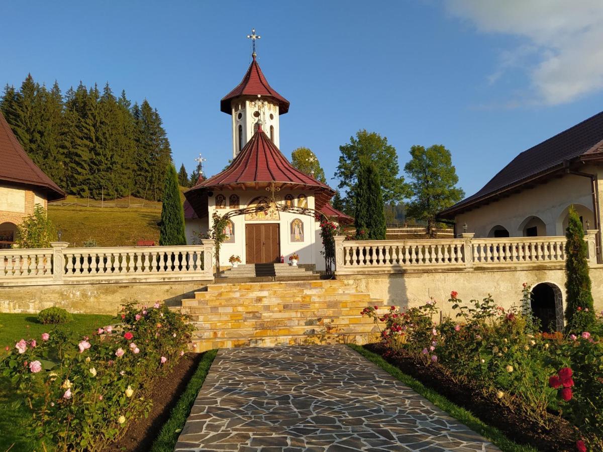 Casa Молдовица Экстерьер фото